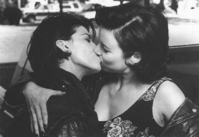 Lesbian breast kissing pic