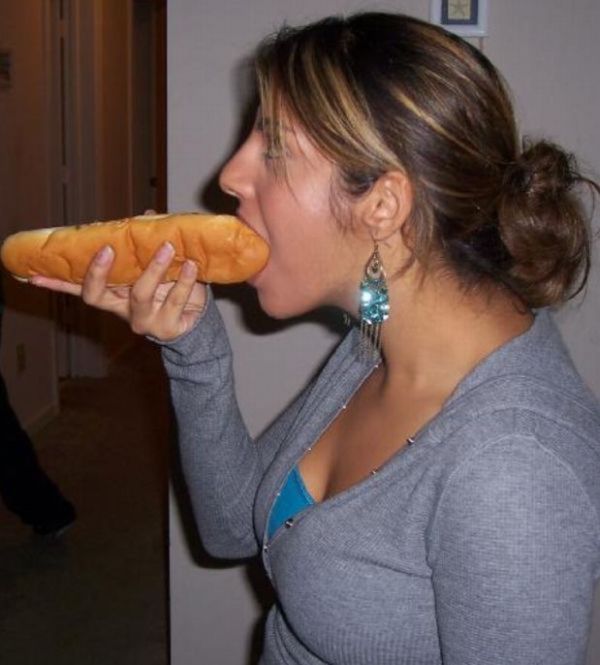 girls_eating_hot_dogs_63.jpg