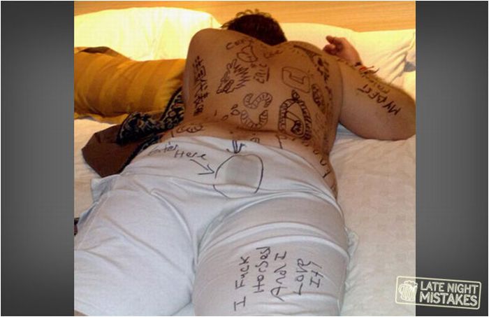 Шанель Престон подставляет гопнику жопу на хате со спящим мужем