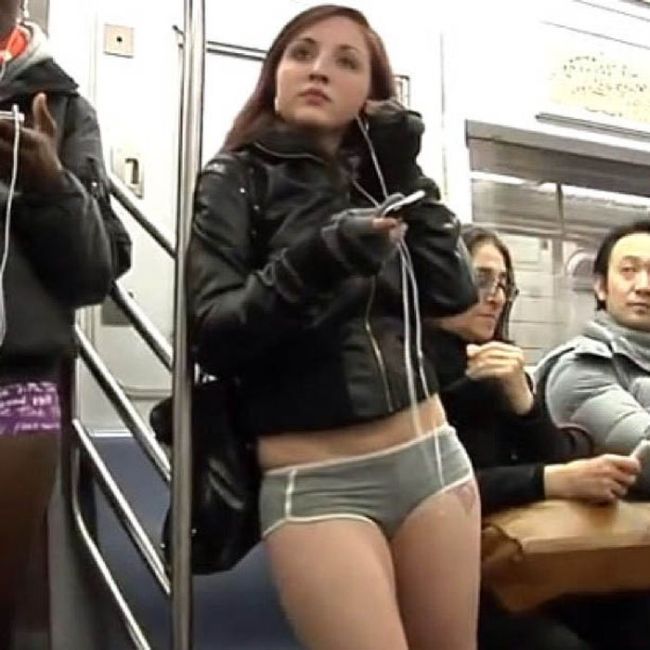 Girl no underwear public