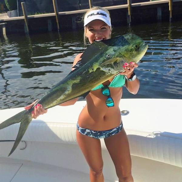 Meet The Gorgeous Blonde Who Loves To Fish In A Bikini Pics