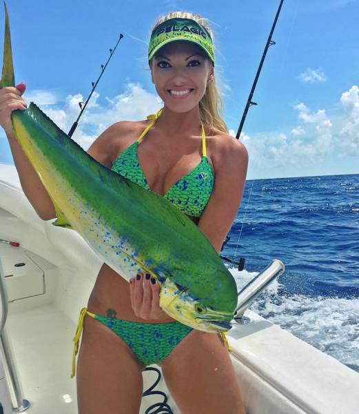 Meet The Gorgeous Blonde Who Loves To Fish In A Bikini Pics