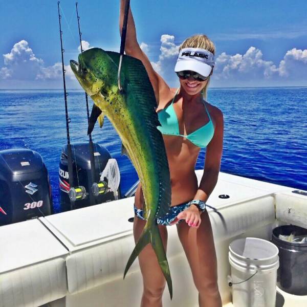 Meet The Gorgeous Blonde Who Loves To Fish In A Bikini Pics