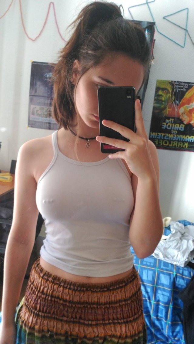 Teen Camisole Cleavage