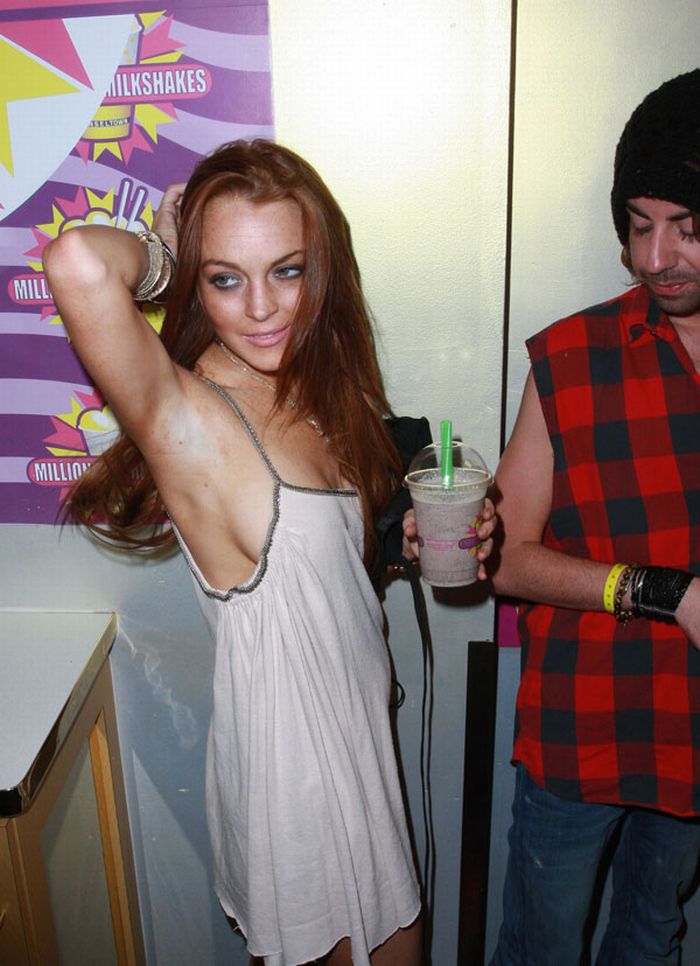 Lindsay Lohan (6 pics)