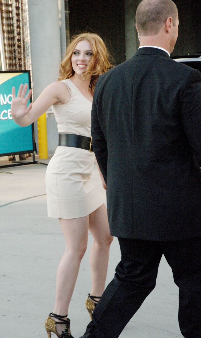 Scarlett Johansson at Comic-Con 2009 (9 pics)