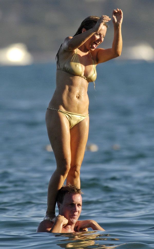 Geri Halliwell in bikini (13 pics)