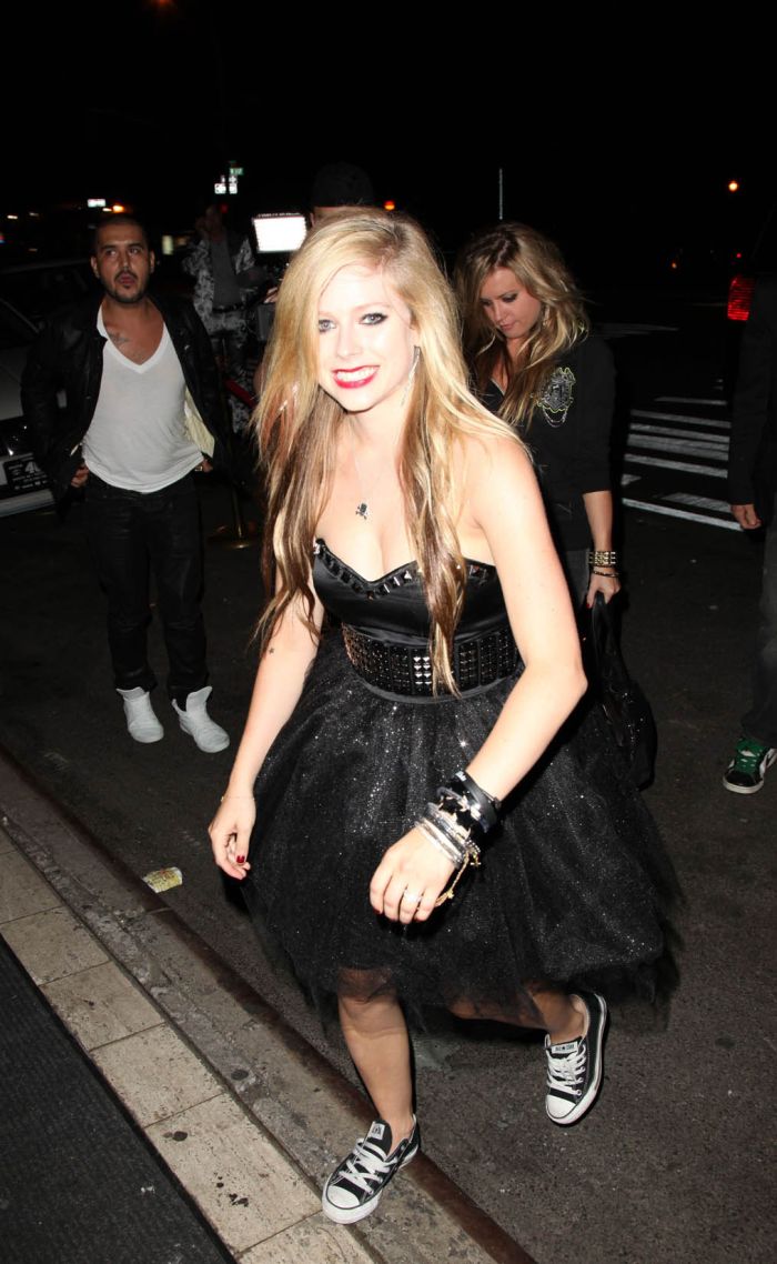 Avril Lavigne (8 pics)