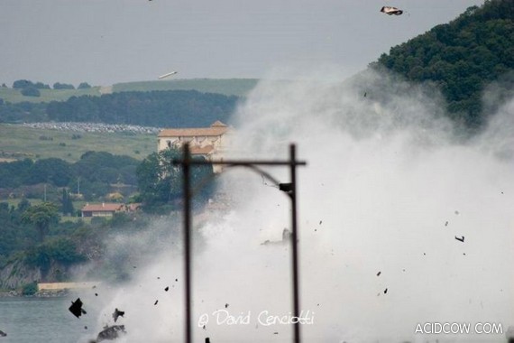 Helicopter Crash in Italy (7 pics)