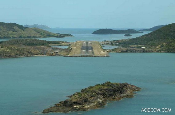 The Most Dangerous Landing Runways in the World (24 pics)