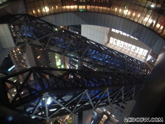 The Highest Escalator in the World (15 pics)