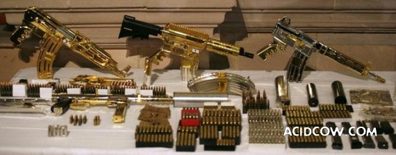 Gold Weapons of a Mexican Drug Lord (3 photos)