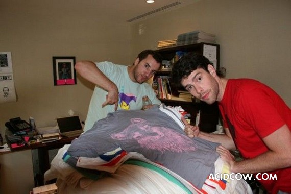 121 T-shirts (17 pics)