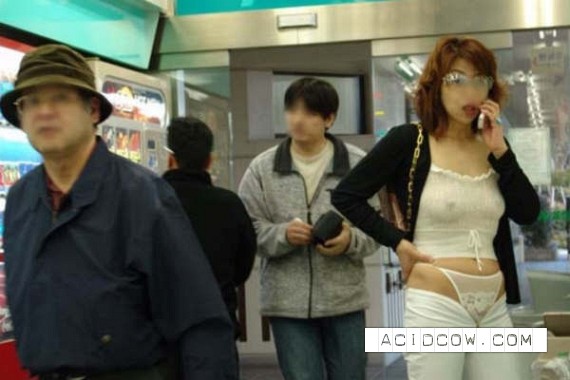 Fashion in Japan ... (4 pics)