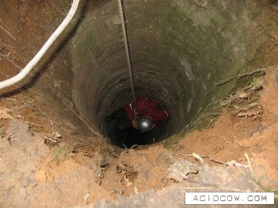 Hole near Kharkov (9 pics)