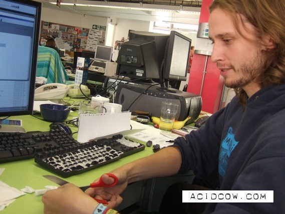One idea for the office layabouts)) (11 pics)