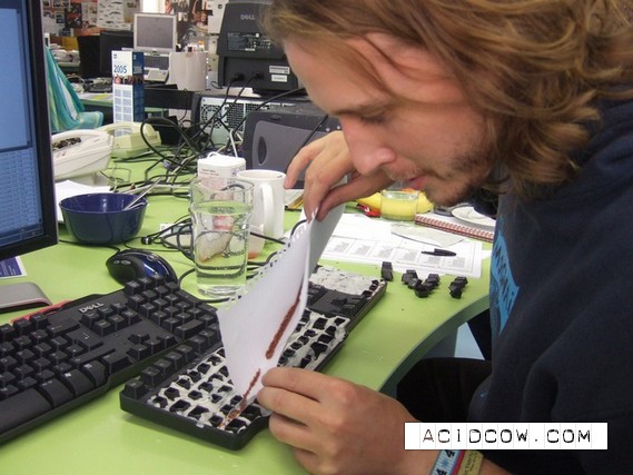 One idea for the office layabouts)) (11 pics)