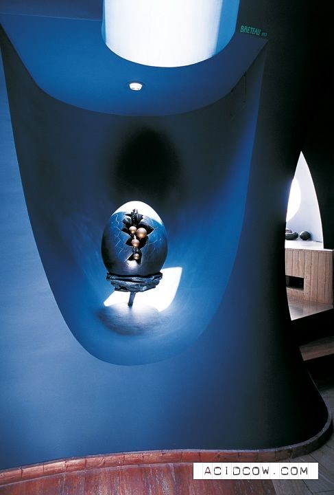 Pierre Cardin’s Bubble House (8 pics)