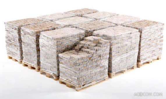 Do you Know What One Billion of Dollars Look? (4 pics)