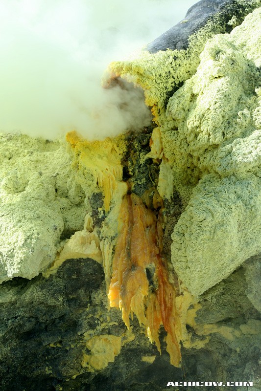 Volcanic Lava Tubes (17 pics)