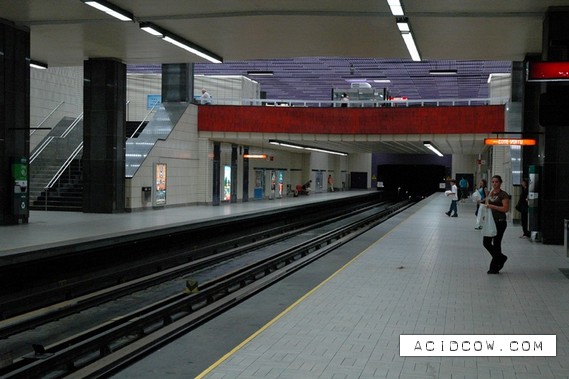 Montreal Metro (30 pics)