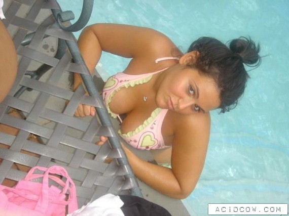 The Best Cleavages Ever (94 pics)