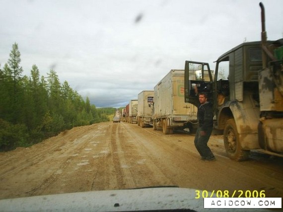 Russian Roads (19 pics)