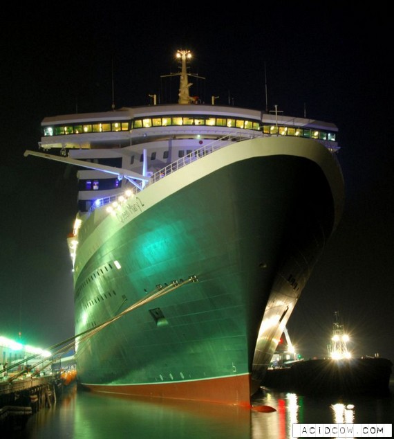 The Cunard Liner Queen Mary 2 (28 pics)