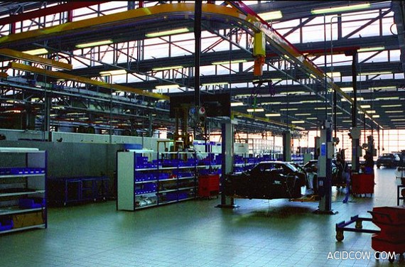 Bugatti Factory (17 pics)