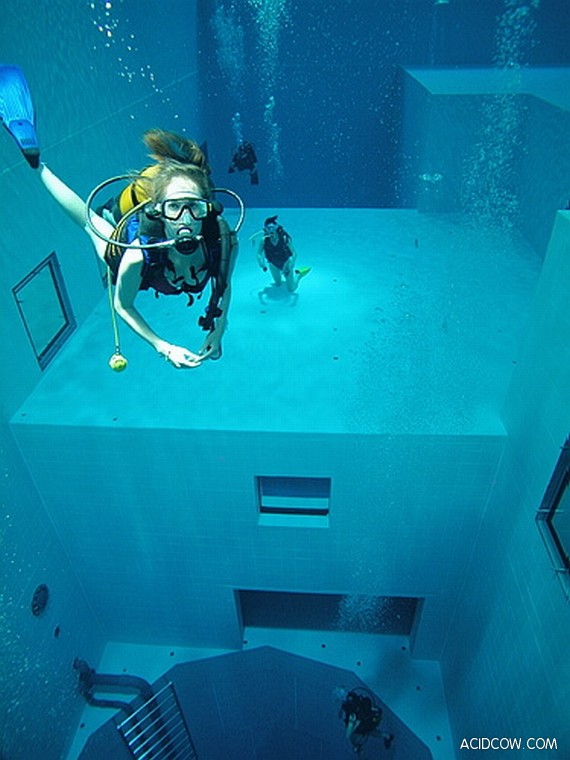 The Deepest Diving Pool in the World (10 pics)