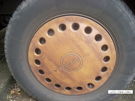 Wooden Opel (6 pics)