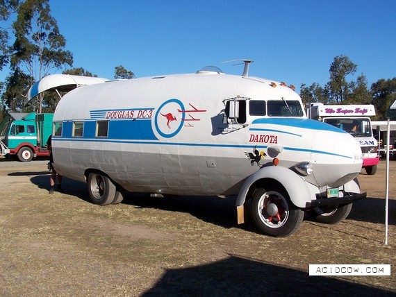 Cool truck ))) (3 pics)