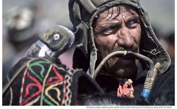 National Afghani game of Buzkashi (17 pics)