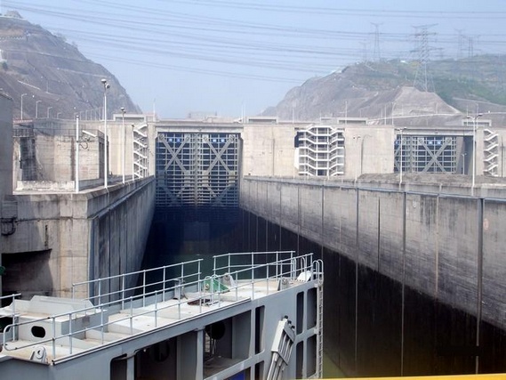 Greatest dam in the world (13 pics)