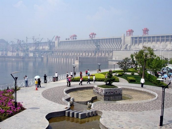 Greatest dam in the world (13 pics)