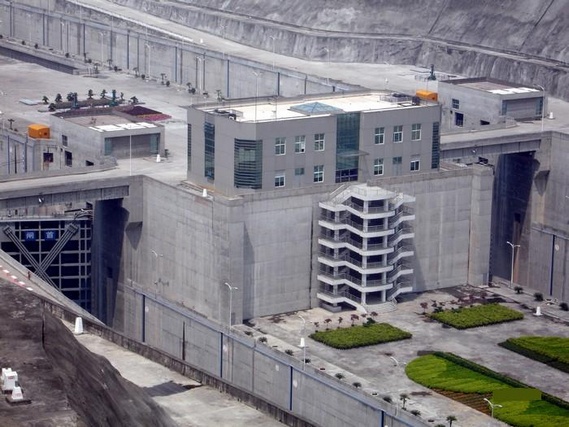 Greatest dam in the world (13 pics)