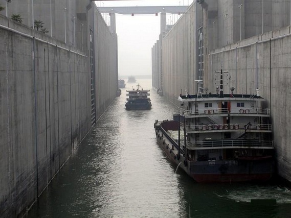 Greatest dam in the world (13 pics)