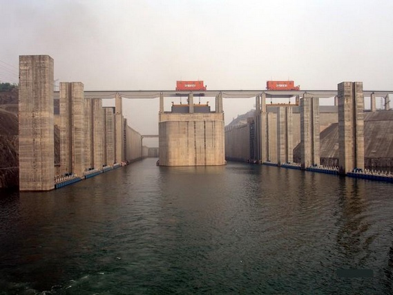 Greatest dam in the world (13 pics)
