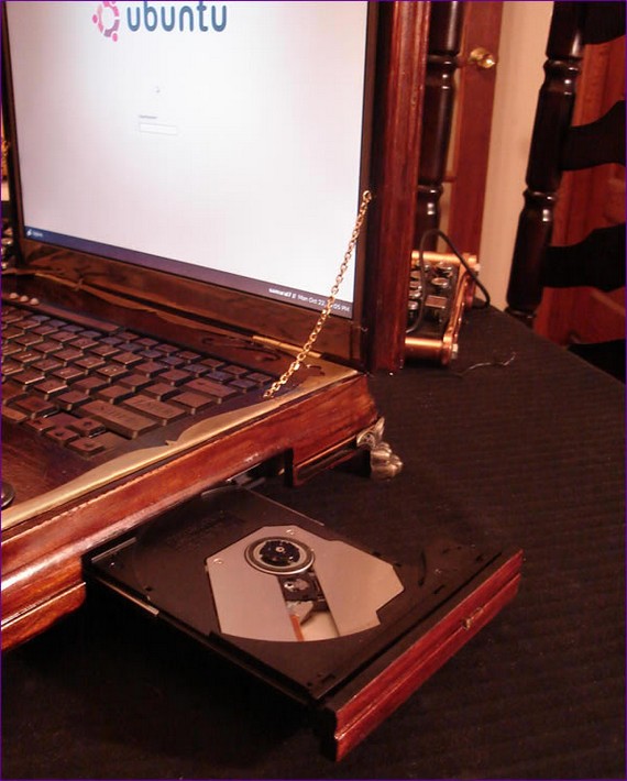 Steampunk laptop (8 pics)