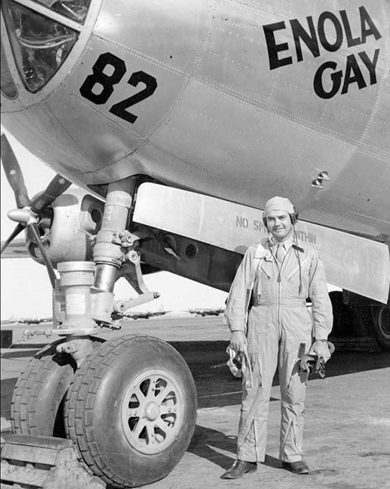 Pilot Who Dropped Atomic Bomb on Hiroshima...