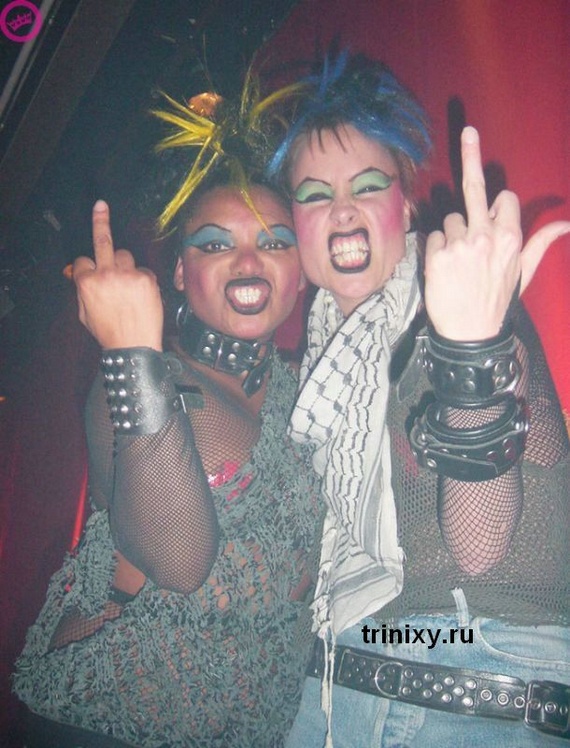 Girls Show Finger (47 pics)