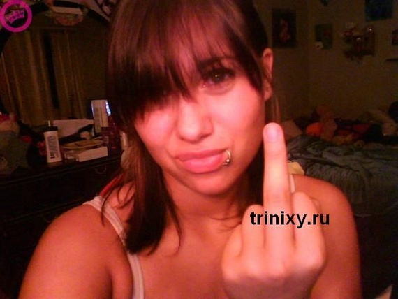 Girls Show Finger (47 pics)