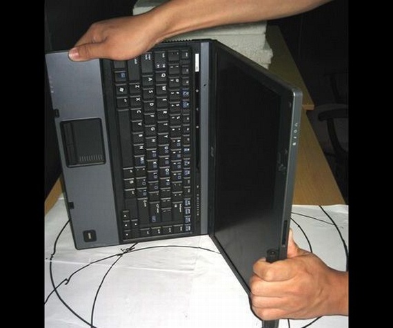 Another way to use a laptop (21 pics)