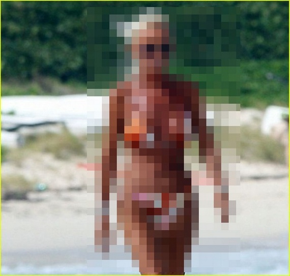 Donatella Versace Shows Off Bikini Body (7 photo)