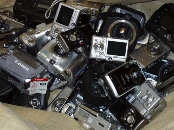 Mass destruction of the Canon cameras (11 pics)