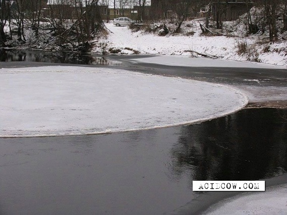 An unusual rotating ice circle (8 pics)