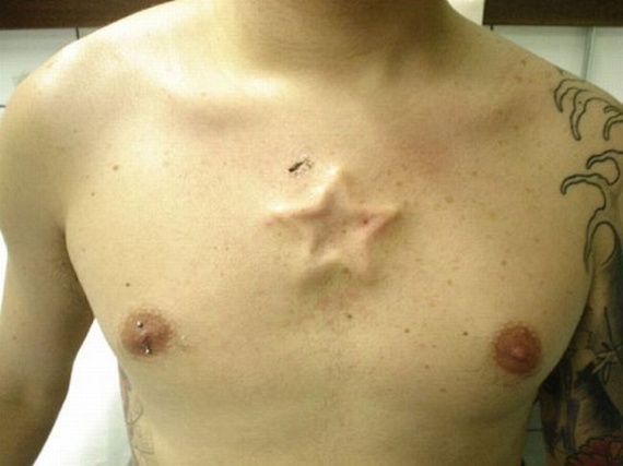 Piercing gets under your skin (18 pics)