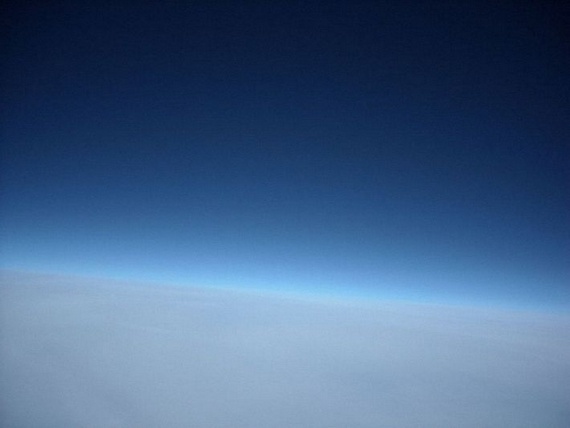 Teens take pictures of space with balloon (40 pics)