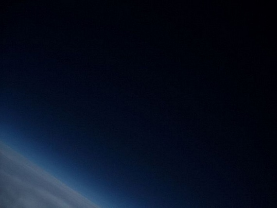 Teens take pictures of space with balloon (40 pics)