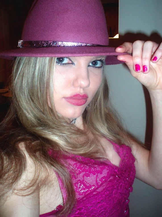 Two Silicone Lips Sisters (13 pics)